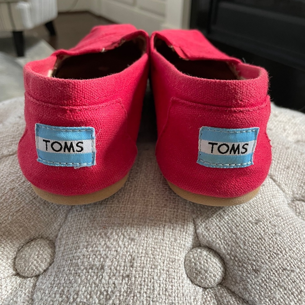 Classic Red Toms Size 7.5